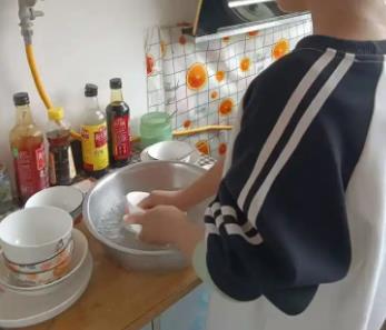 惠东帮妈妈做家务的收获有哪些？